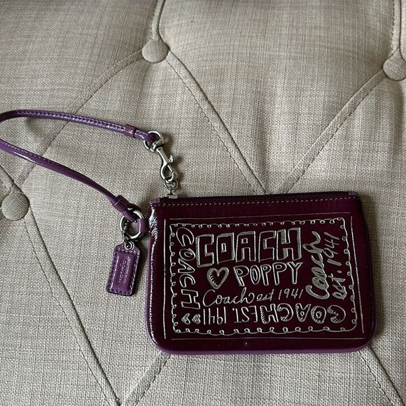 Coach - Picture 6 of 6